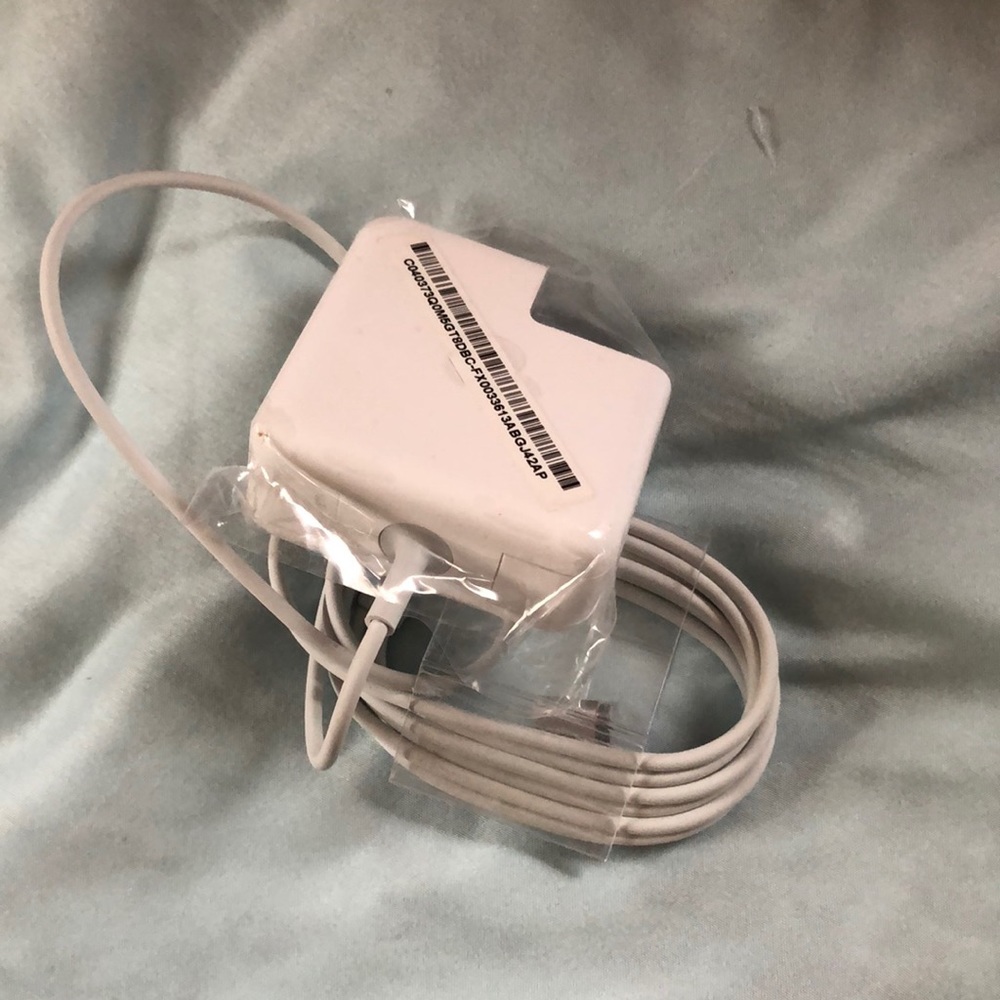 ✨MACBOOK MAGSAFE CHARGER✨